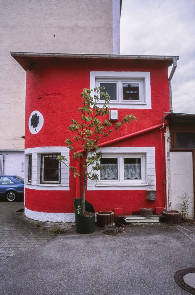 das rote Haus Bild & Foto von Peter Münchhoff aus Rot