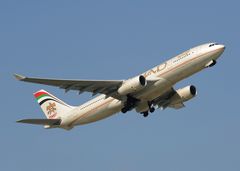 A6-EYO Etihad Airways Airbus A330-243