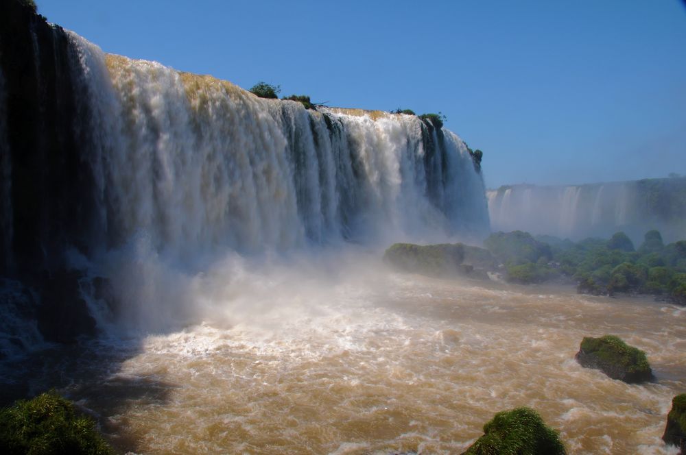 La fuerza de la naturaleza de Juan Moreno Expósito