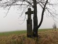 Altes Kreuz am Wegesrand.  von Christicer