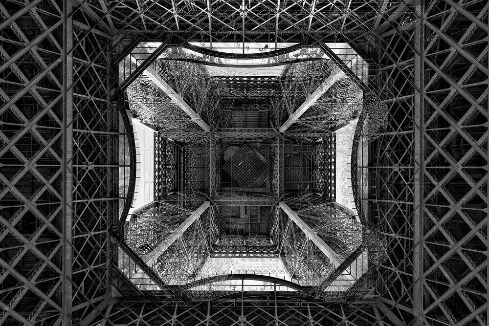 Torre Eiffel de Oscar Cano