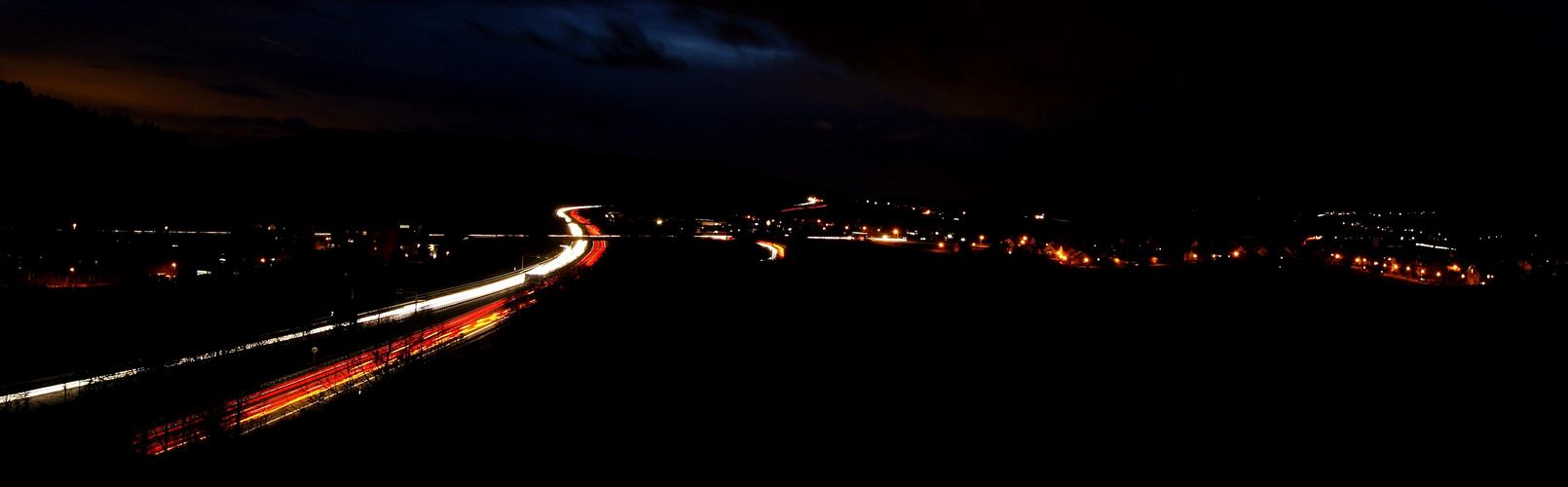 A81 bei Nacht