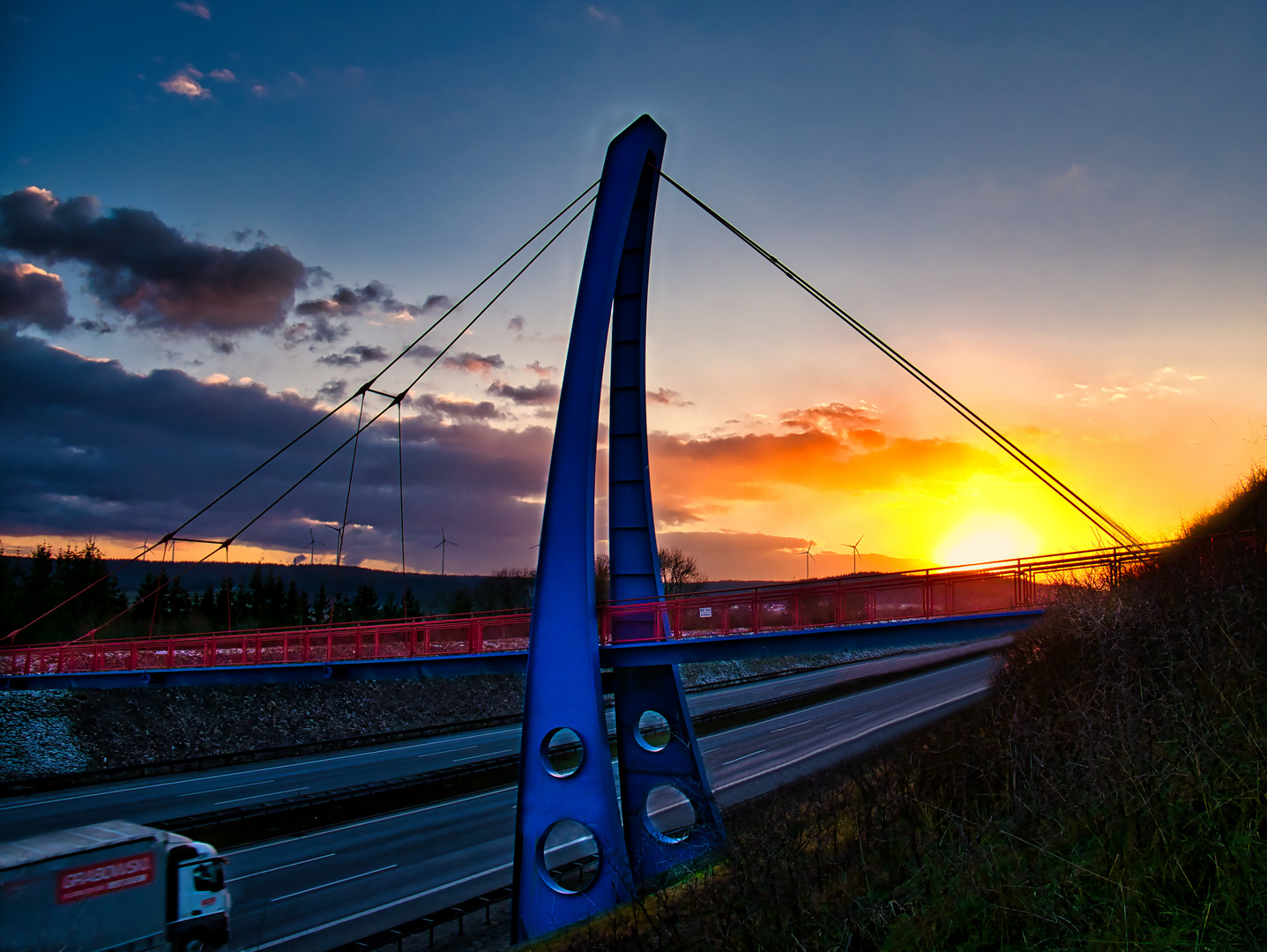 A9 Richtung Sonnenuntergang