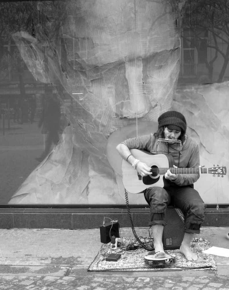 Street Musician by Yda.de.Paris 