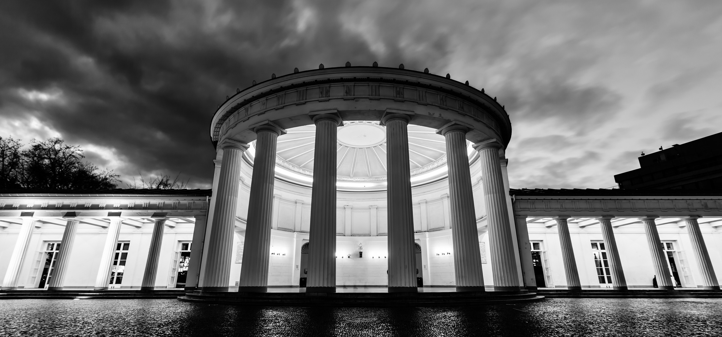 Aachen Elisenbrunnen bei Nacht