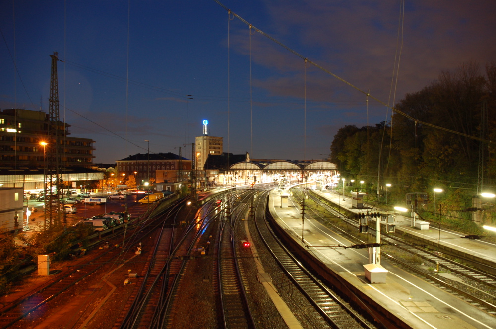 Aachener Bahnhof bei Nacht