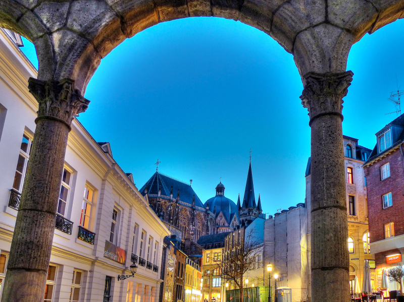 Aachener Dom am Hof