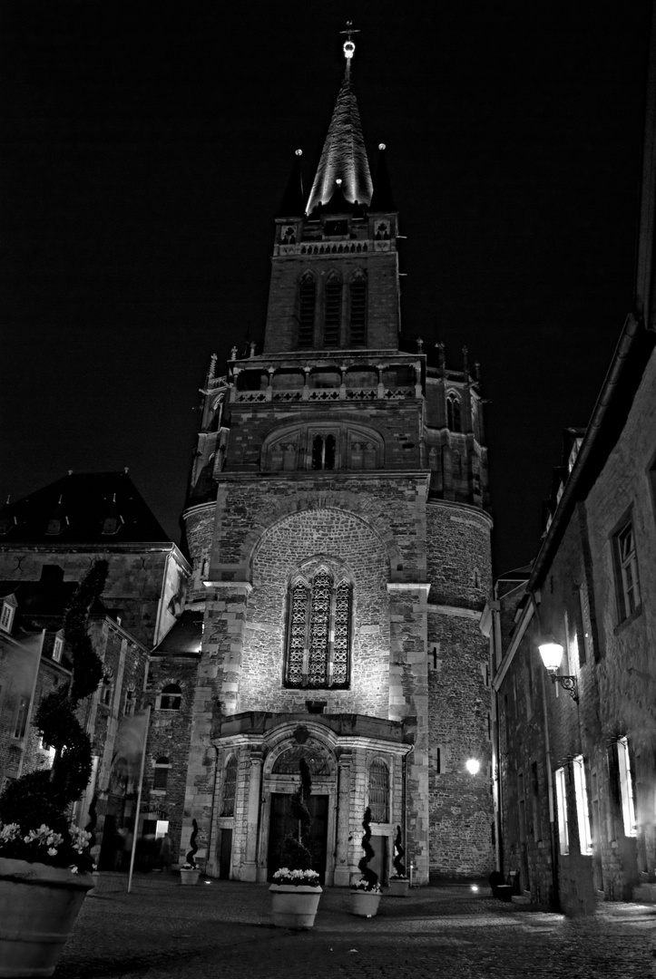 Aachener Dom bei Nacht