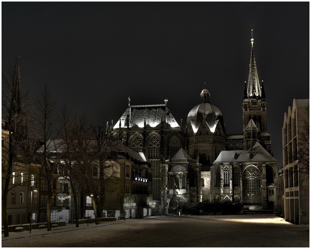 Aachener Dom bei Nacht