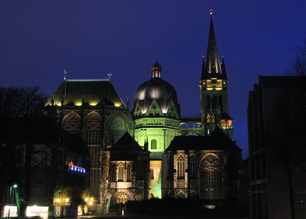 Aachener Dom bei Nacht