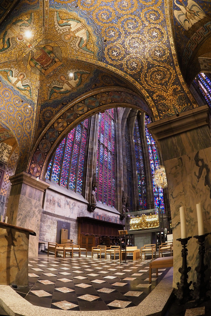 Aachener Dom - Blick in die Chorhalle