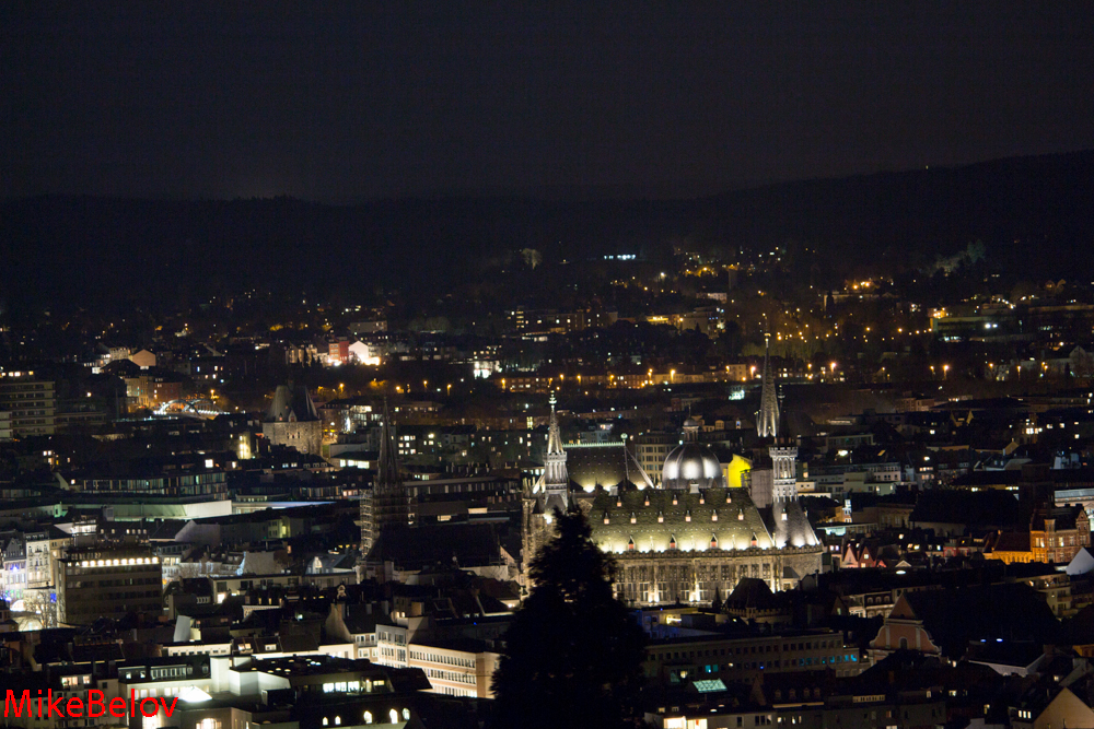 Aachener Rathaus bei Nacht