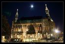 Aachener Rathaus mit Mond von Hans Libotte 