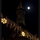 Aachener Rathausglockenturm in der Weihnachtszeit