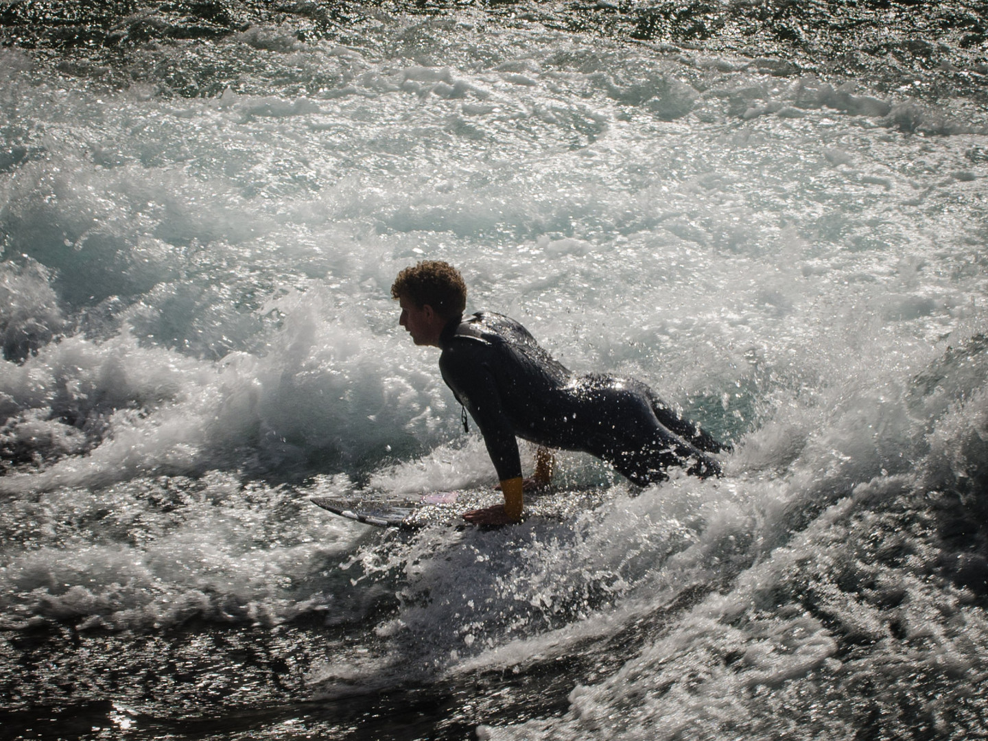 Aare surfing II