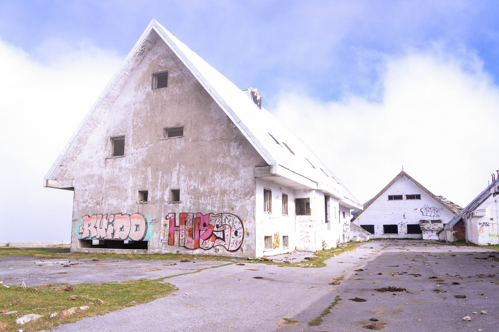 Abandonado en la cima