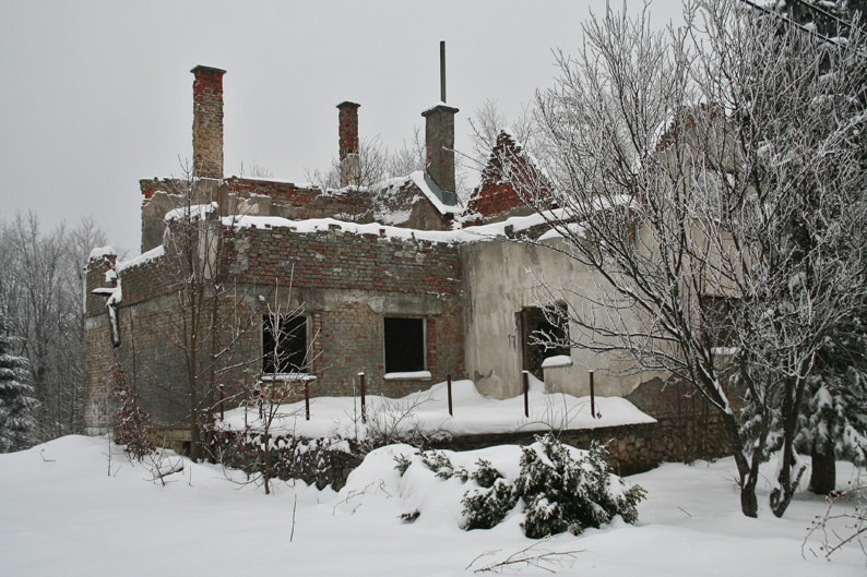 abandoned homestead - jezerce, croatia