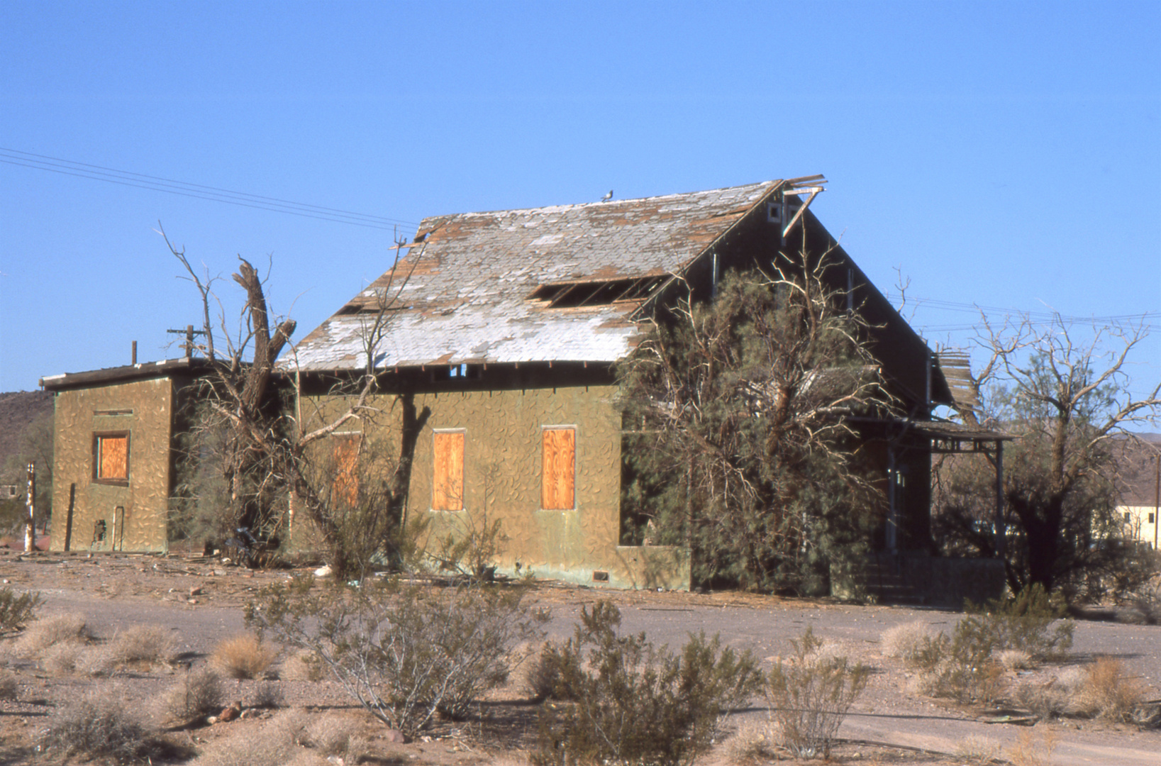 Abandoned House along Route 66 somewhere in California 