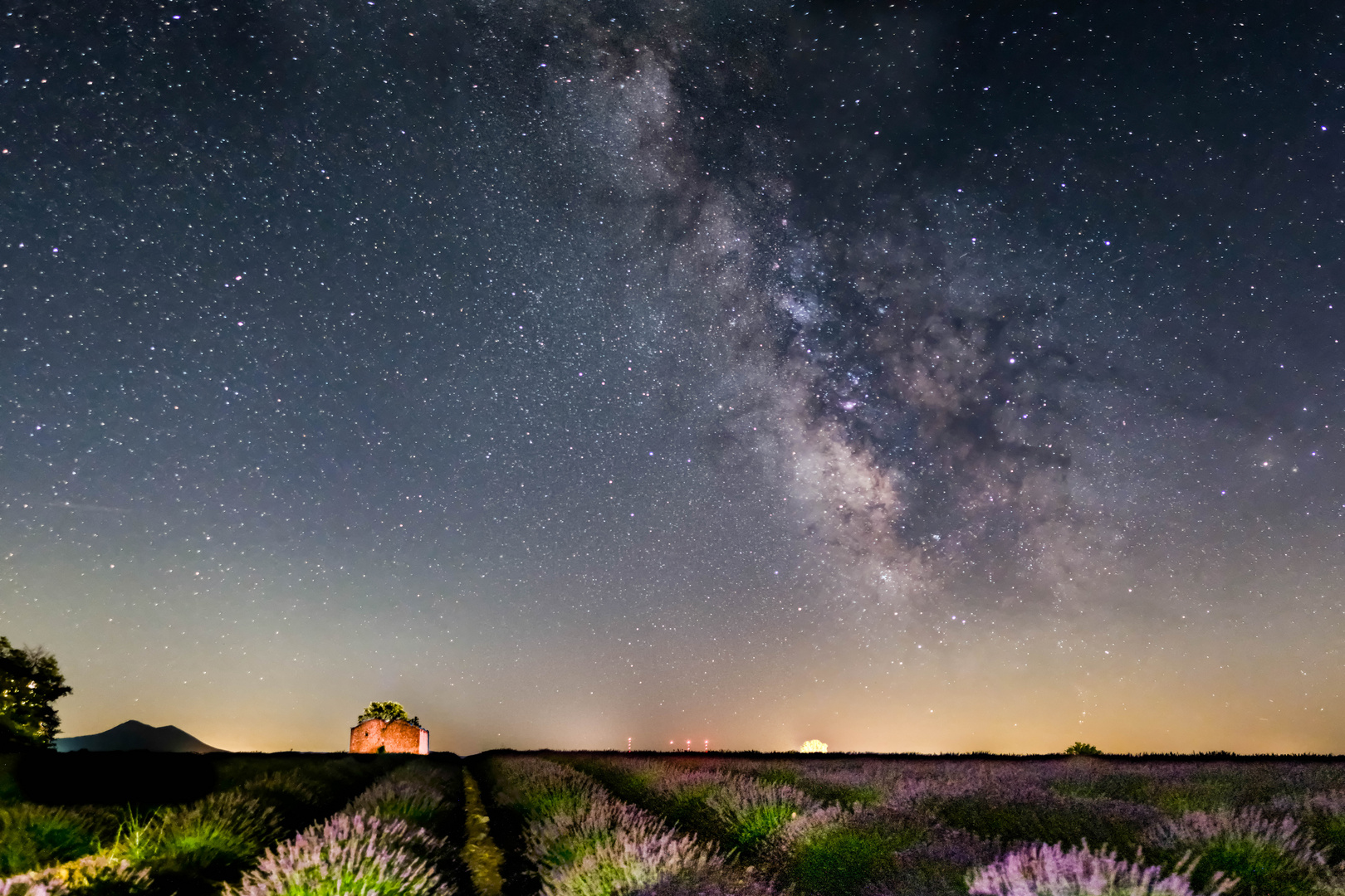 Abandoned mas in lavender field