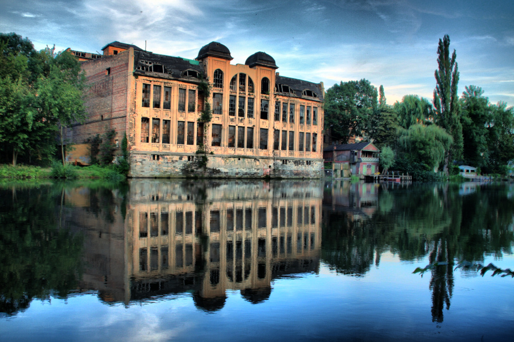 abandoned reflection