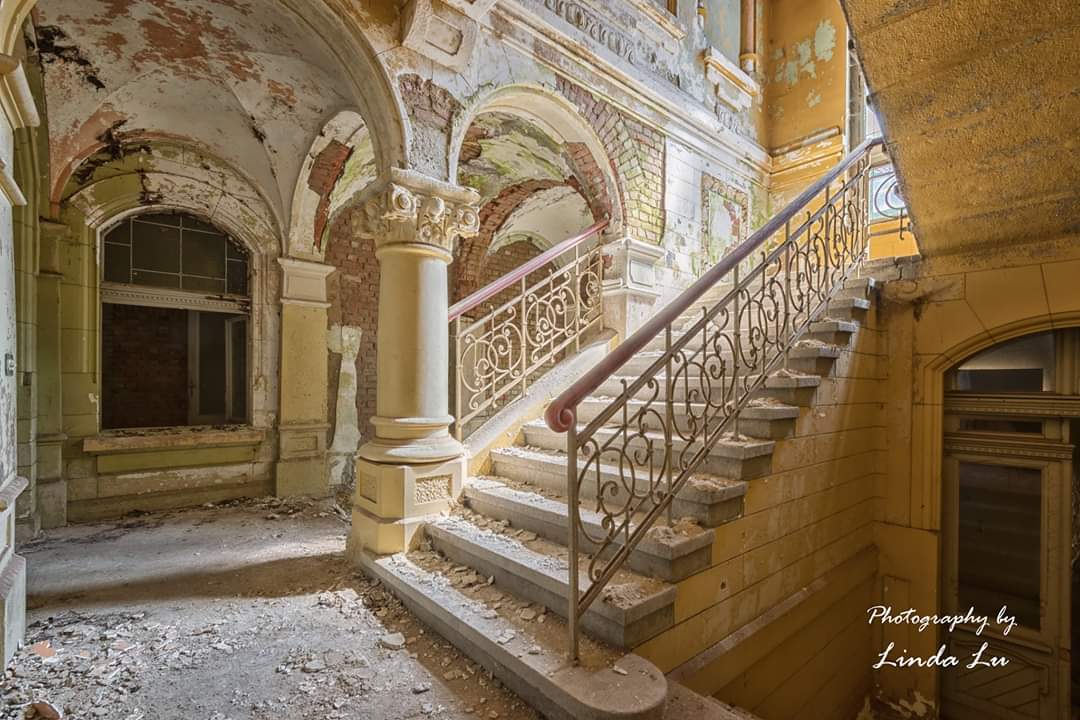 Abandoned Villa 