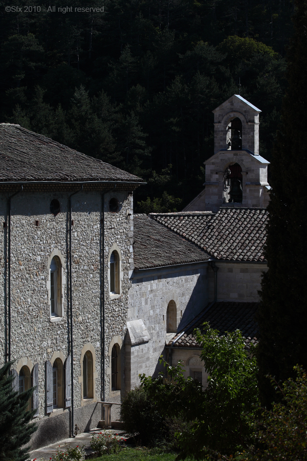 ...Abbaye d'Aiguebelle (Drôme Provençale)...