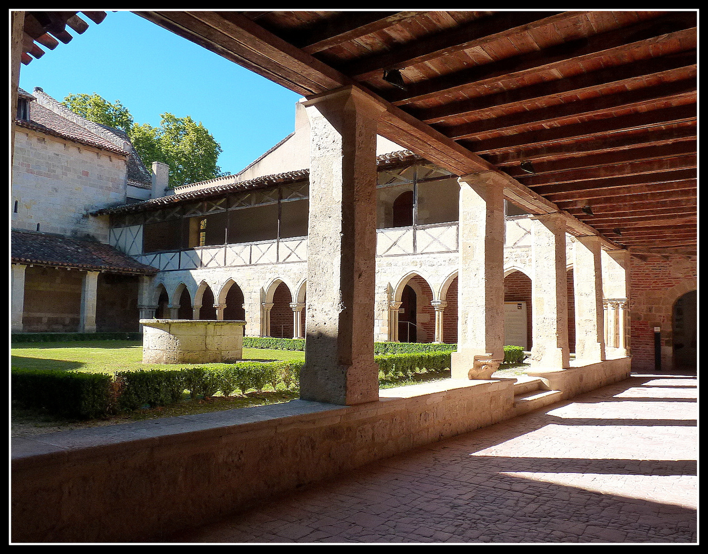 ABBAYE - DE - FLARAN - 5 -