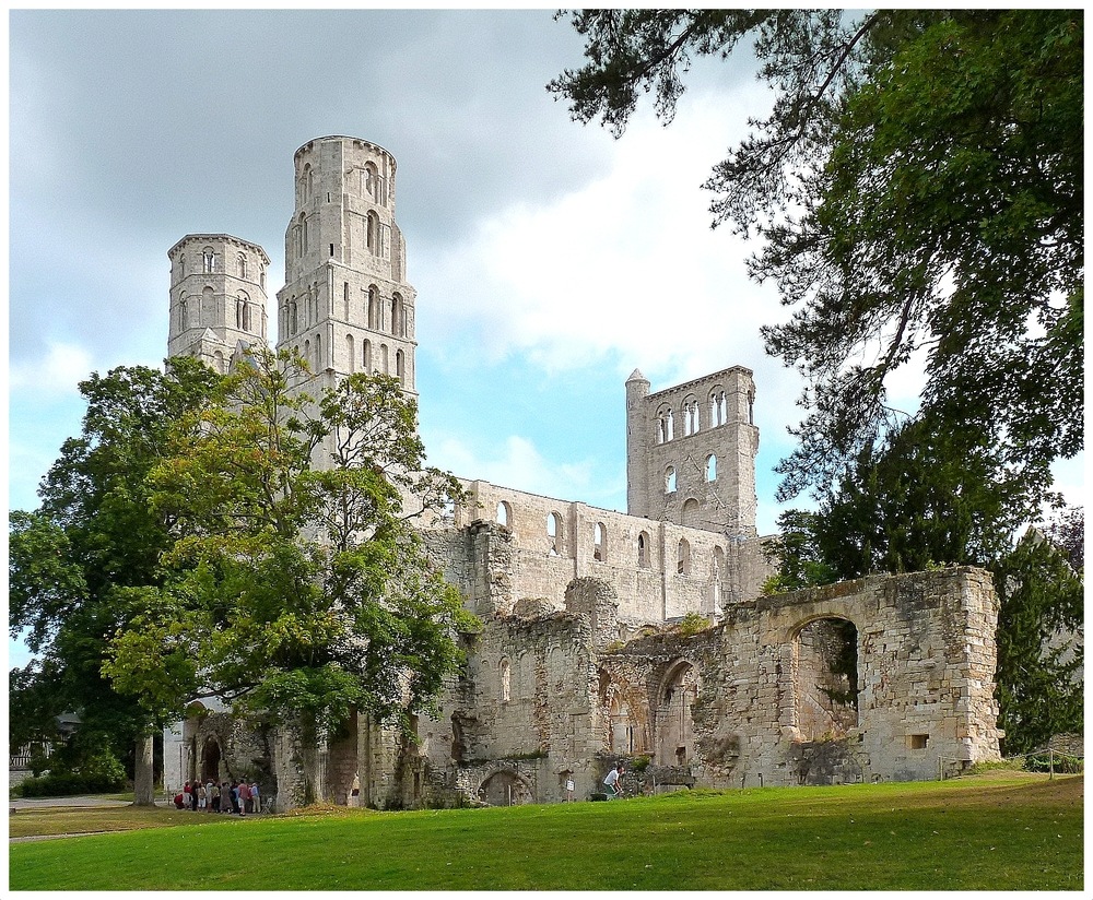 ABBAYE DE JUMIEGES .