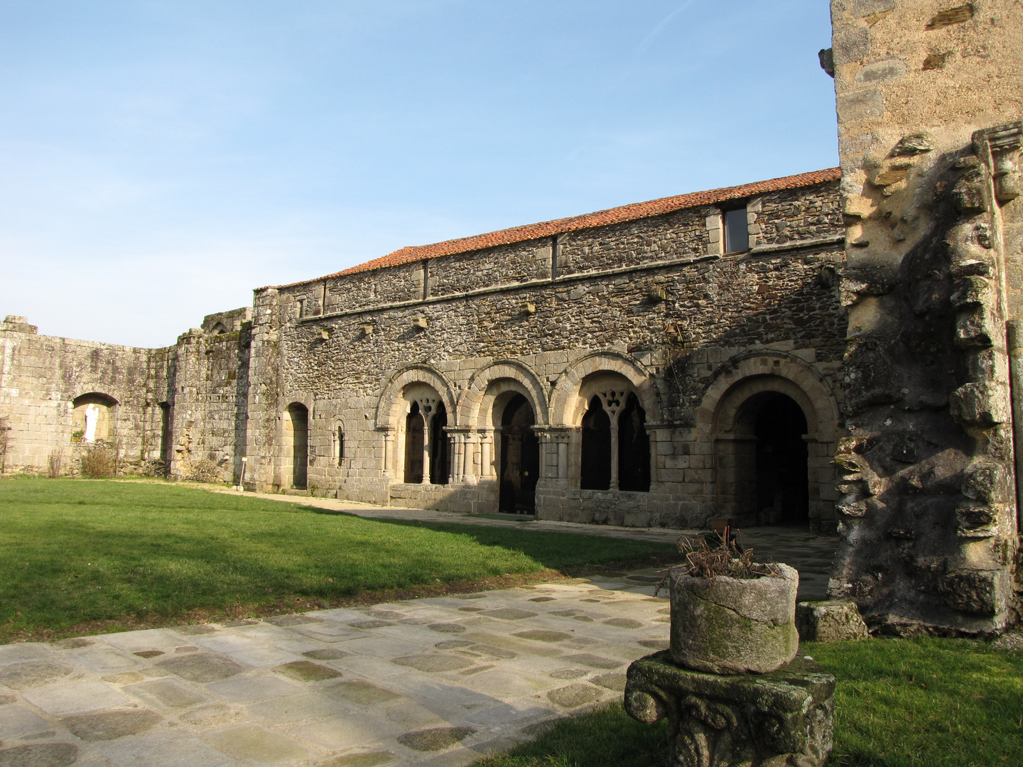 Abbaye de la Grainetière 2