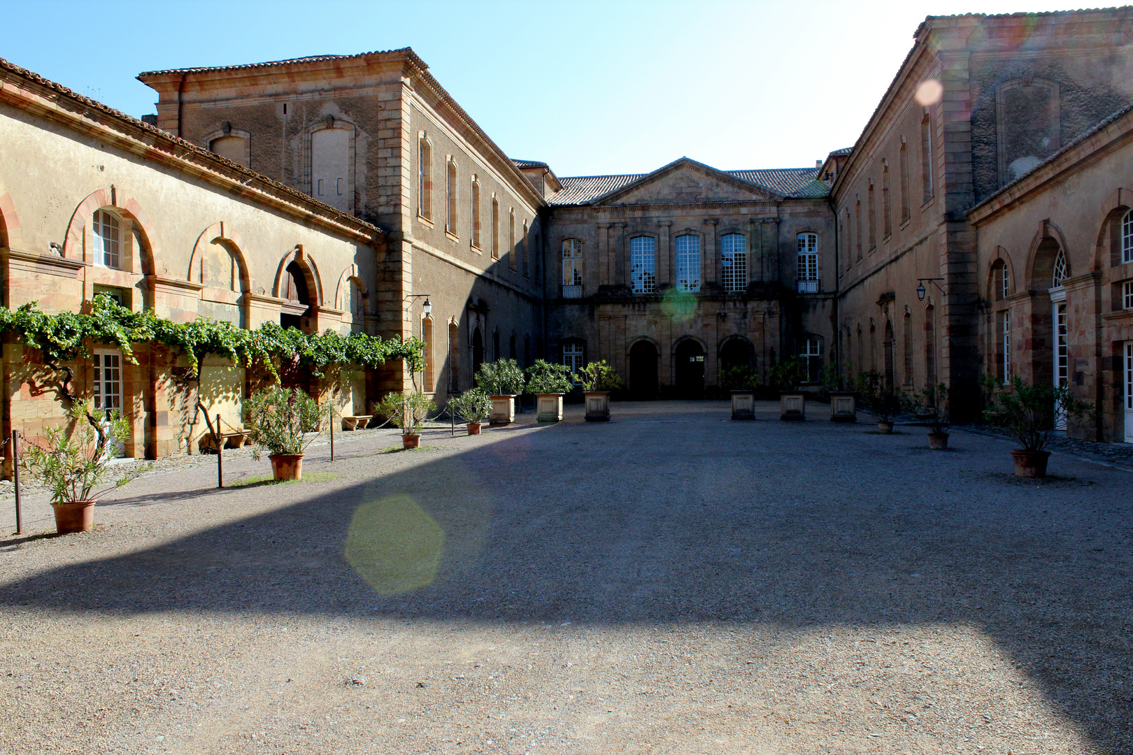 Abbaye de LAGRASSE (Aude)