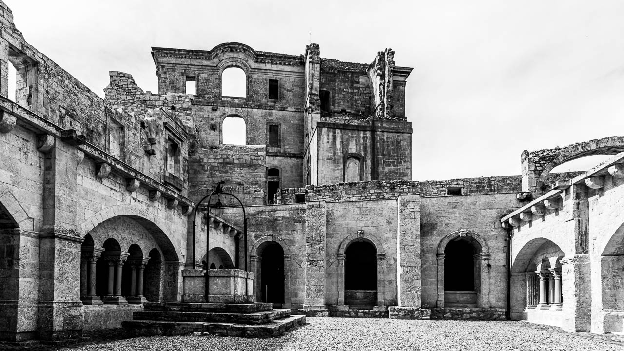 Abbaye de Montmajour