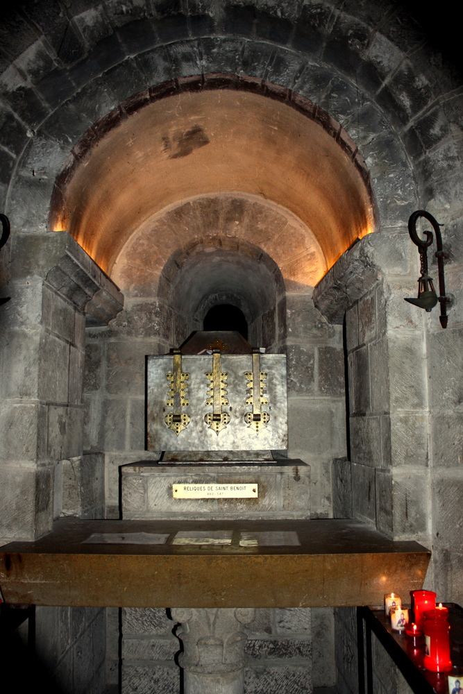 ABBAYE DE SAINT BENOIT SUR LOIRE(45) ; RELIQUAIRE DE SAINT BENOIT