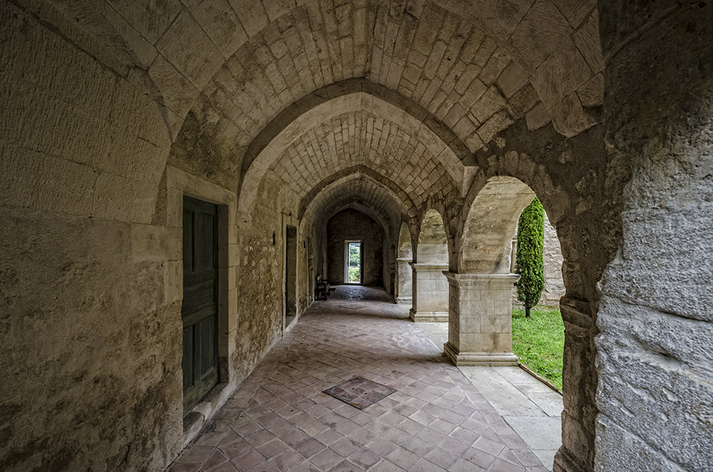 Abbaye de Saint Hilaire - im Innenhof