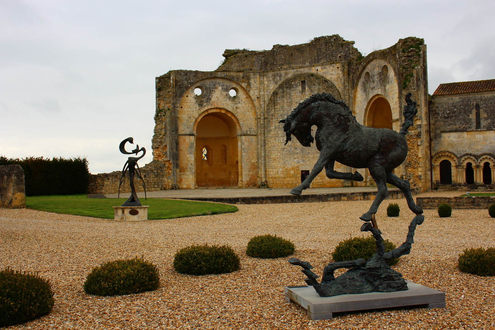 abbaye de Trizay