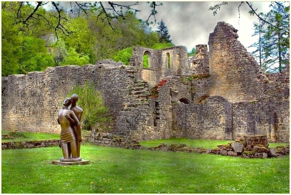 Abbaye d'Orval / les ruines