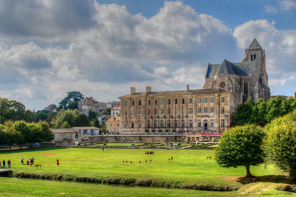 Abbaye Royale Celles-Sur-Belle (79)