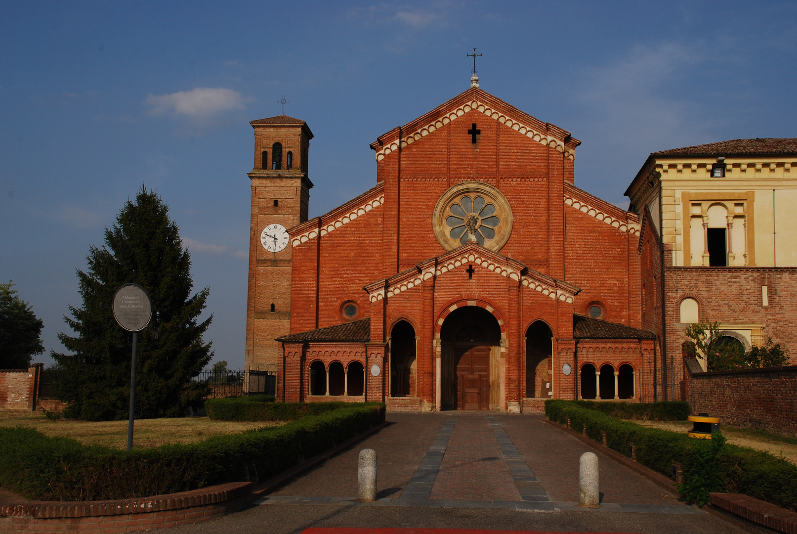 ABBAZIA DI CHIARAVALLE DELLA COLOMBA