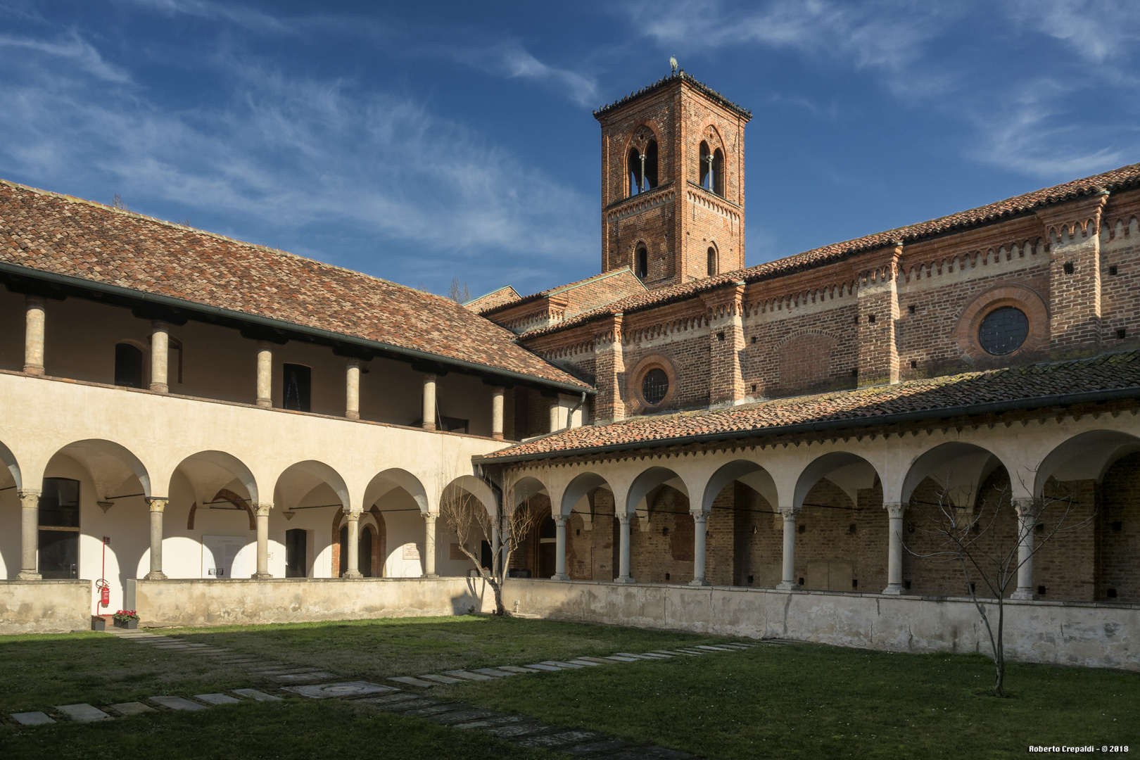 Abbazia di Mirasole, chiostro 