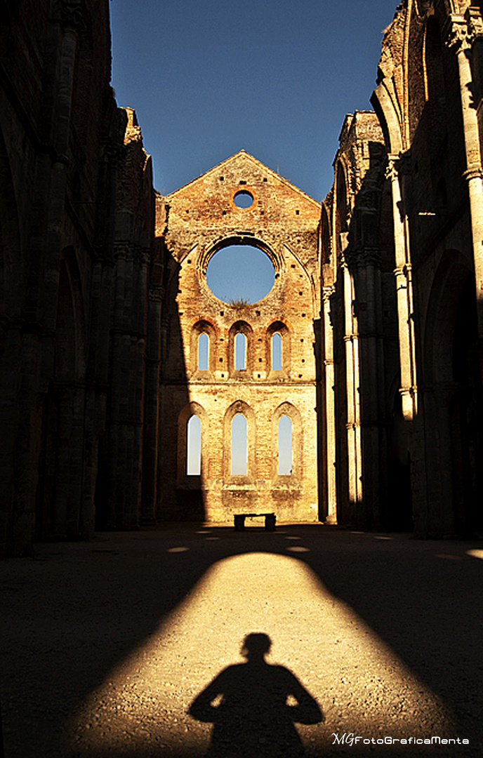 Abbazia di San Galgano - giocando col tramonto