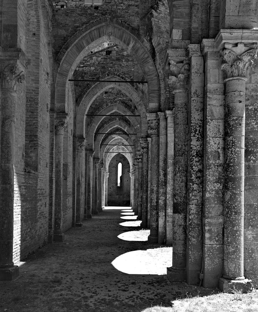 Abbazia San Galgano - Toskana - Seitenschiff