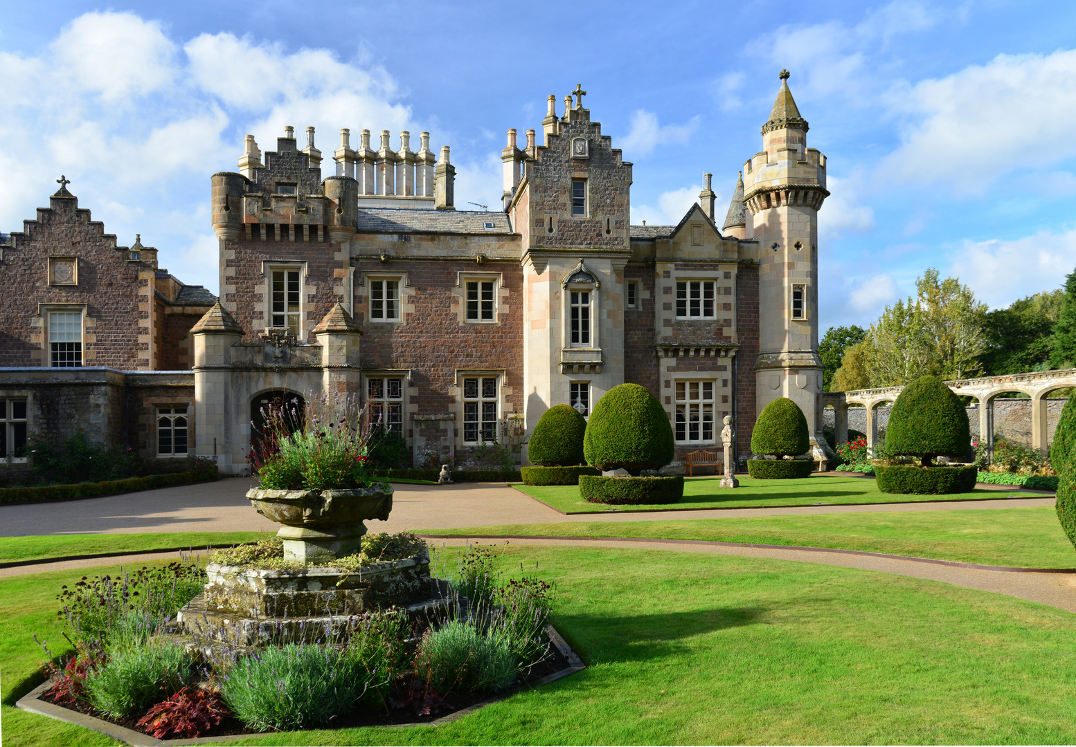 [ Abbotsford House ]