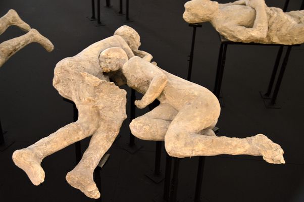 "Abbracciami, ho paura". Pompei, 79 a.c.
