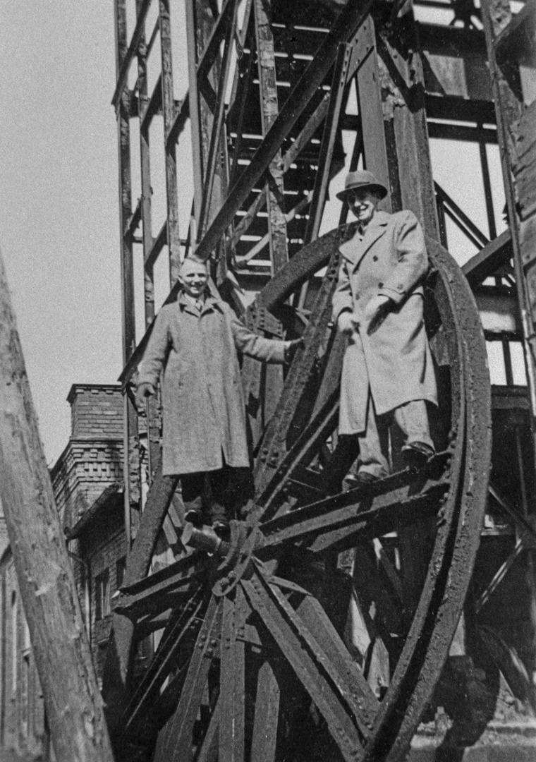 Abbruch des Förderturms der Grube Stahlberg (neuer Schacht) in Müsen (heute Hilchenbach-Müsen)