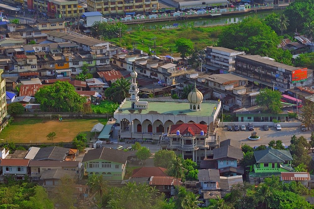 Abdulanusorn Mosque in Bang Bua Thong district