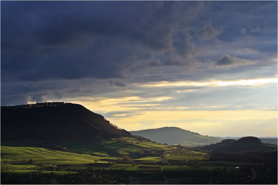 Abend am Fuße der Schwäbischen Alb von Monue 