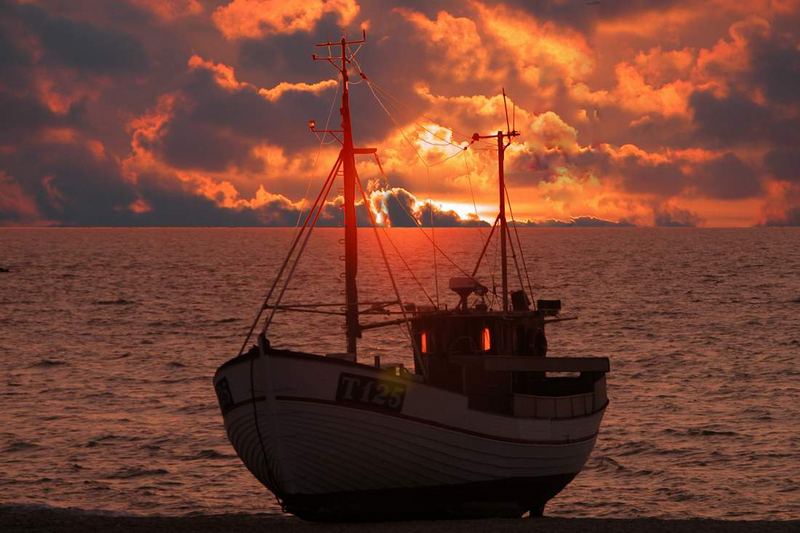 Abend am Hafen von Vorupör / DK