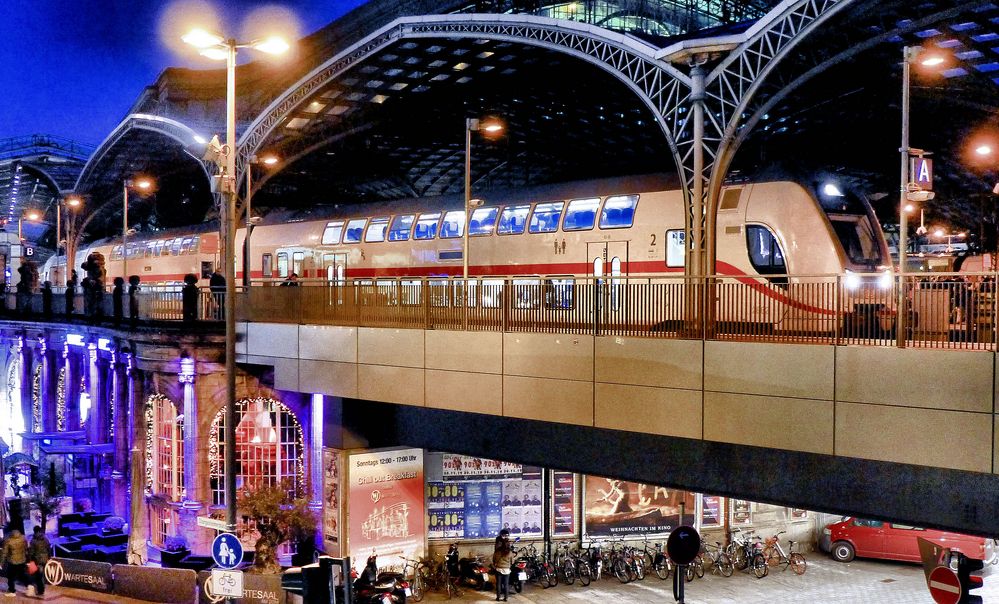 Abend am Kölner Hbf