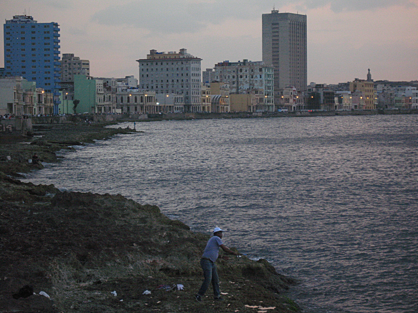 Abend am Malecon in Havana