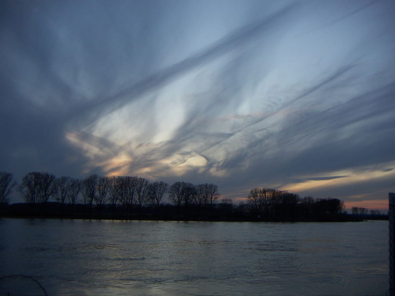 Abend am Rhein