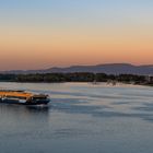 Abend am Rhein.